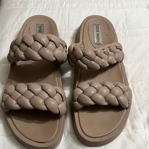 Steve Madden women’s size 11 sandals